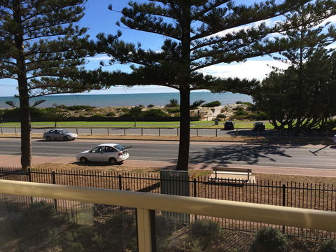 Adelaide - Semaphore Beach Front - Accommodation Fremantle 23
