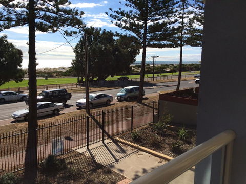 Adelaide - Semaphore Beach Front - Accommodation Fremantle 27