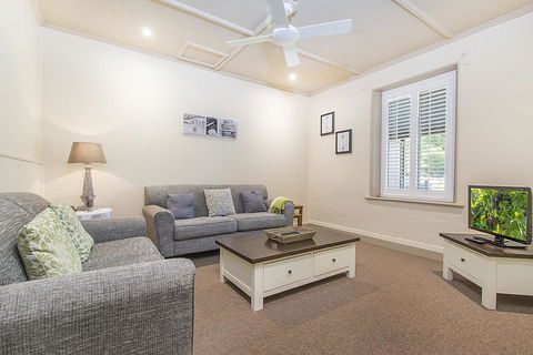Stoneleigh Cottage Bed And Breakfast - Accommodation Fremantle 4