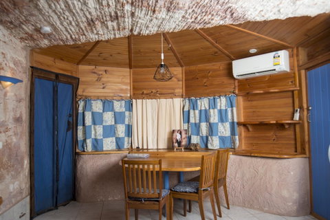 Ali\'s Underground Studio - Accommodation Fremantle 6