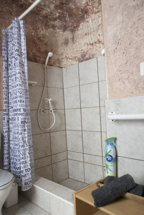Ali\'s Underground Studio - Accommodation Fremantle 11
