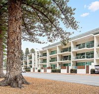 Breeze Beachfront Apartments - Accommodation Fremantle