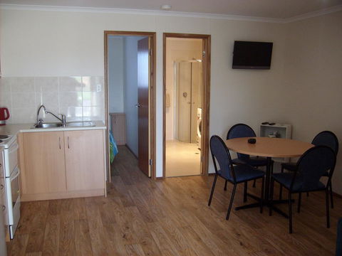 Jacko's Holiday Cabins - Accommodation Fremantle 3