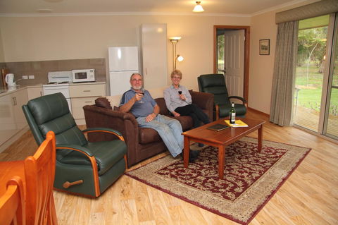 Camawald Coonawarra Cottage B&B - Accommodation Fremantle 4