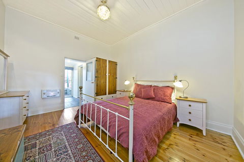 Vineyard Cottage BnB - Accommodation Fremantle 2