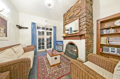 Vineyard Cottage BnB - Accommodation Fremantle 3