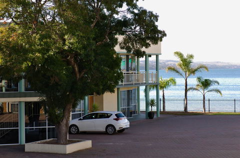 Hilton Beachfront Motel - Accommodation Fremantle 42