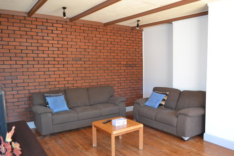 Prospect Holiday House - Accommodation Fremantle 4