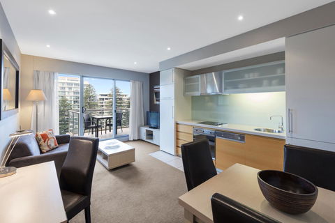 Apartments @ 16 Holdfast - Accommodation Fremantle 5
