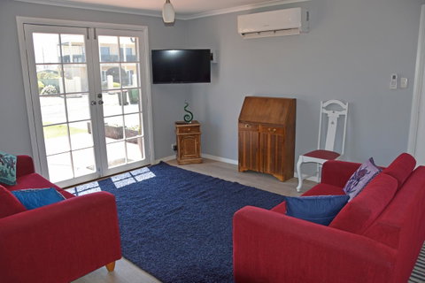 Beach Life Retreat - Accommodation Fremantle 3