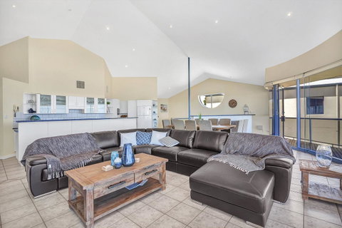 Sail Away - Accommodation Fremantle 5