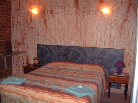 Radeka Downunder Underground Motel - Accommodation Fremantle 1