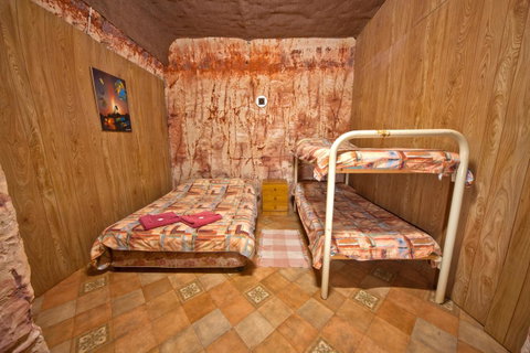 Radeka Downunder Underground Motel - Accommodation Fremantle 2