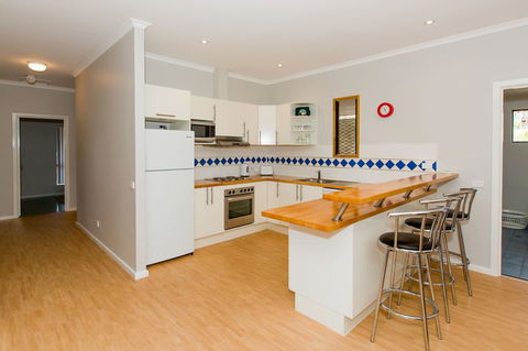 Desert Pea - Accommodation Fremantle 7