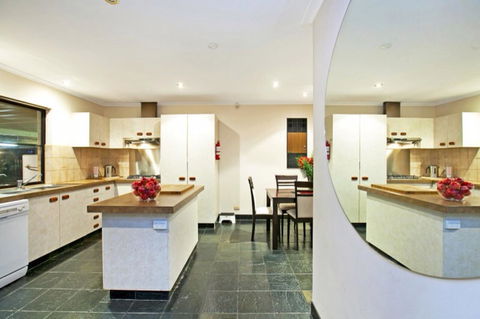 The Palms - Accommodation Fremantle 14