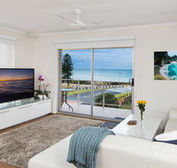 Stylish 3 Bedroom Beachview Apartment - Accommodation Fremantle
