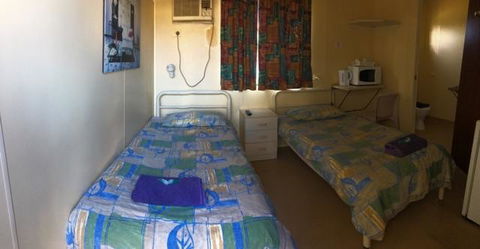 A1Cabins - Accommodation Fremantle 4