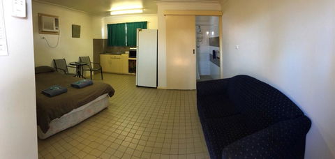 A1Cabins - Accommodation Fremantle 3