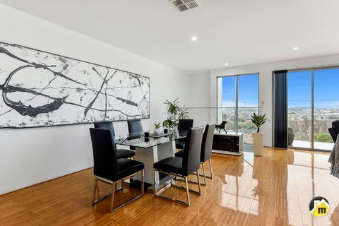 BENGALEE EXECUTIVE TOWNHOUSE- MODERN & STYLISH - Accommodation Fremantle 13