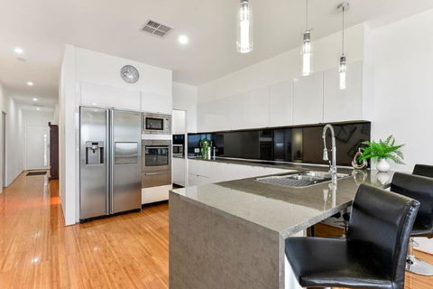 BENGALEE EXECUTIVE TOWNHOUSE- MODERN & STYLISH - Accommodation Fremantle 4