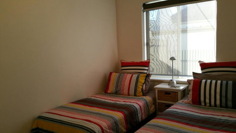 Acaill Accommodation Esplanade Living Self Check-In Self Check-Out - Accommodation Fremantle 25