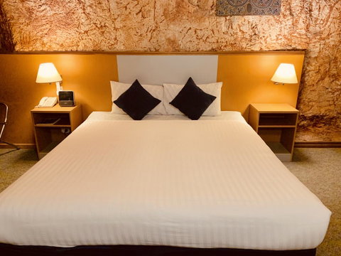 Desert Cave Hotel - Accommodation Fremantle 1