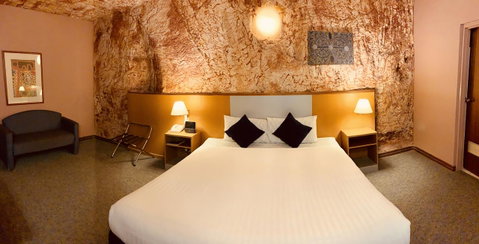 Desert Cave Hotel - Accommodation Fremantle 2