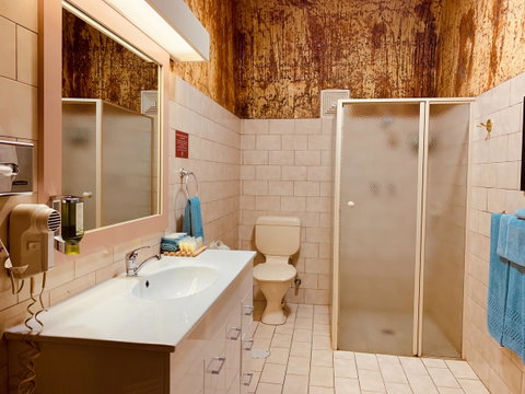 Desert Cave Hotel - Accommodation Fremantle 5