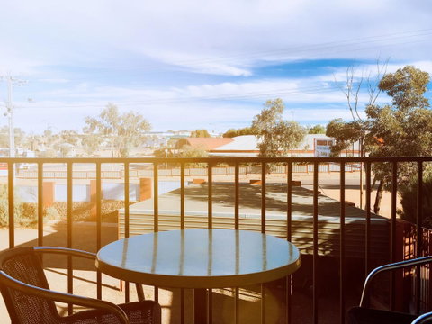 Desert Cave Hotel - Accommodation Fremantle 0