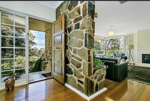 Stunning House With Beautiful Entertainment Area!! - Accommodation Fremantle 0