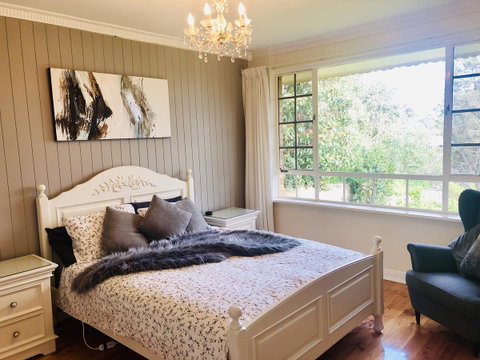 Stunning House With Beautiful Entertainment Area!! - Accommodation Fremantle 2