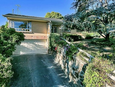 Stunning House With Beautiful Entertainment Area!! - Accommodation Fremantle 18
