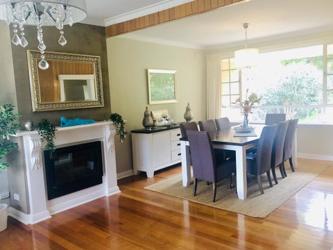 Stunning House With Beautiful Entertainment Area!! - Accommodation Fremantle 4