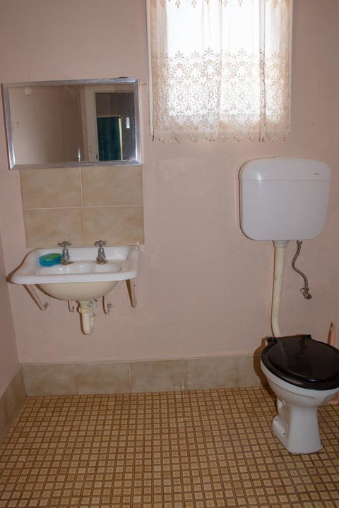 Kimba Units - Accommodation Fremantle 3