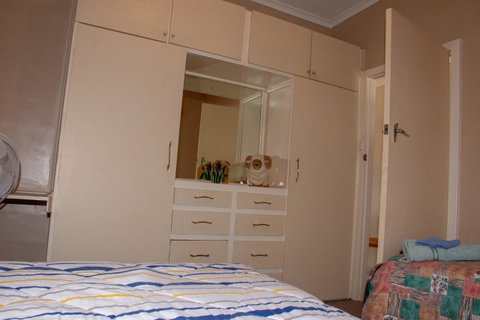Kimba Units - Accommodation Fremantle 12