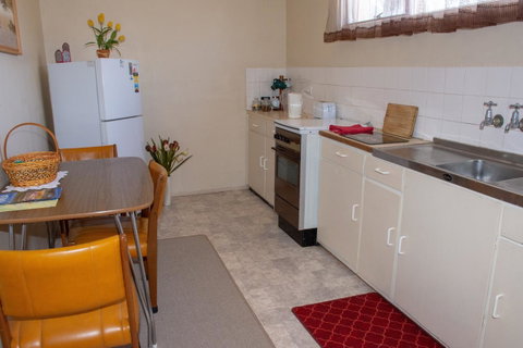 Kimba Units - Accommodation Fremantle 7