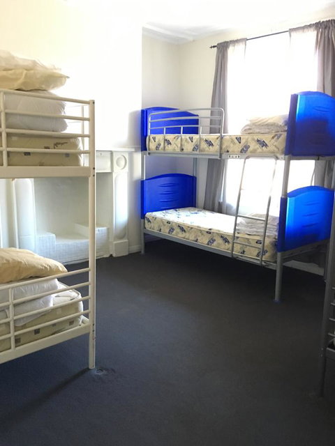 Shingo\'s Backpackers - Accommodation Fremantle 1