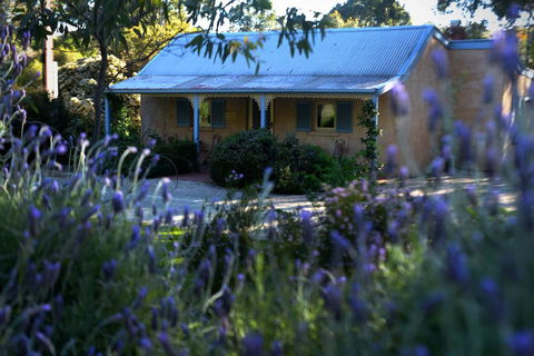 Donnybrook Cottages - Donnybrook - Accommodation Fremantle 0