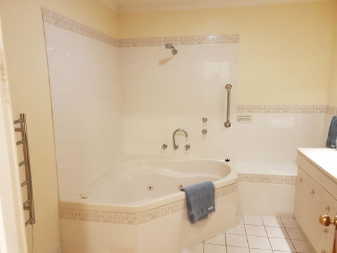 Donnybrook Cottages - Donnybrook - Accommodation Fremantle 10