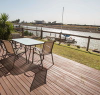 Waterfront on Jefferson at Wellington Marina SA - Accommodation Fremantle