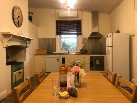 Treasured Memories Cottage - Accommodation Fremantle 18