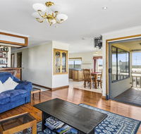 Rocks Retreat House with Sea Views - Accommodation Fremantle