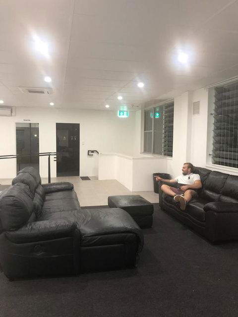 Perth City Backpackers Hostel - Note - Valid Passport Required To Check In - Accommodation Fremantle 12