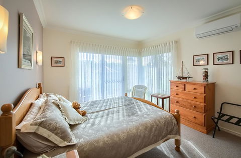 Glenelg On King Bed & Breakfast - Accommodation Fremantle 1