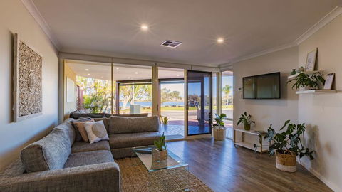 Starboard Views Kalbarri - River Front Apartment - Accommodation Fremantle 0