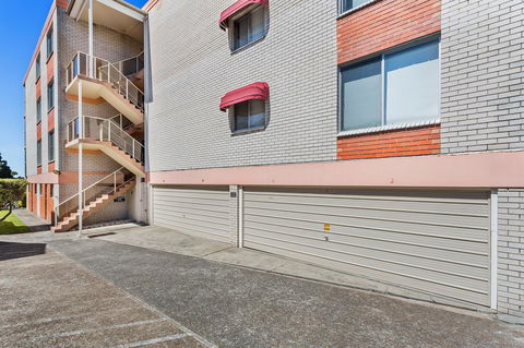 Laman Lodge, Unit 2, 15 Laman Street - Accommodation Fremantle 14