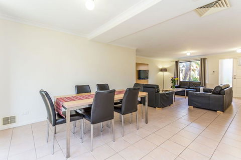 Country Comfort Perth - Accommodation Fremantle 8