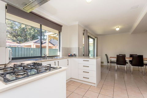 Country Comfort Perth - Accommodation Fremantle 12