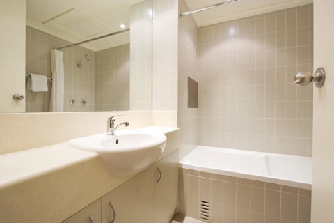 Lantern 1 Bedroom Balcony With Panoramic View - Accommodation Fremantle 26