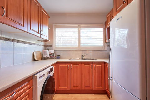 Bright And Spacious Family Home With Leafy Deck - Accommodation Fremantle 18